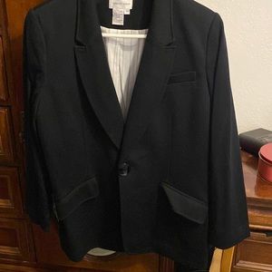 Ladies black blazer.